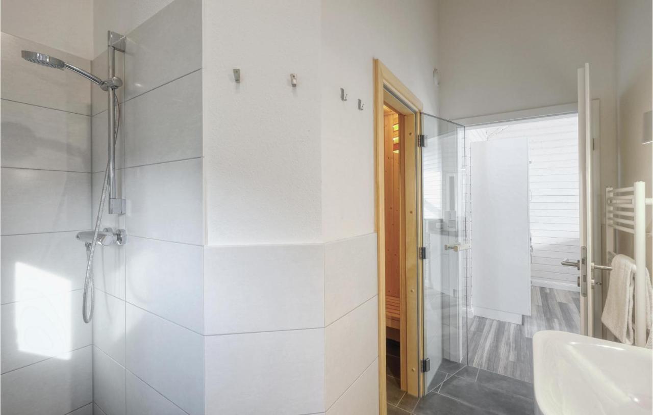 Stunning Home In Krems Ii-Warderbrueck With Wifi Gols Екстер'єр фото