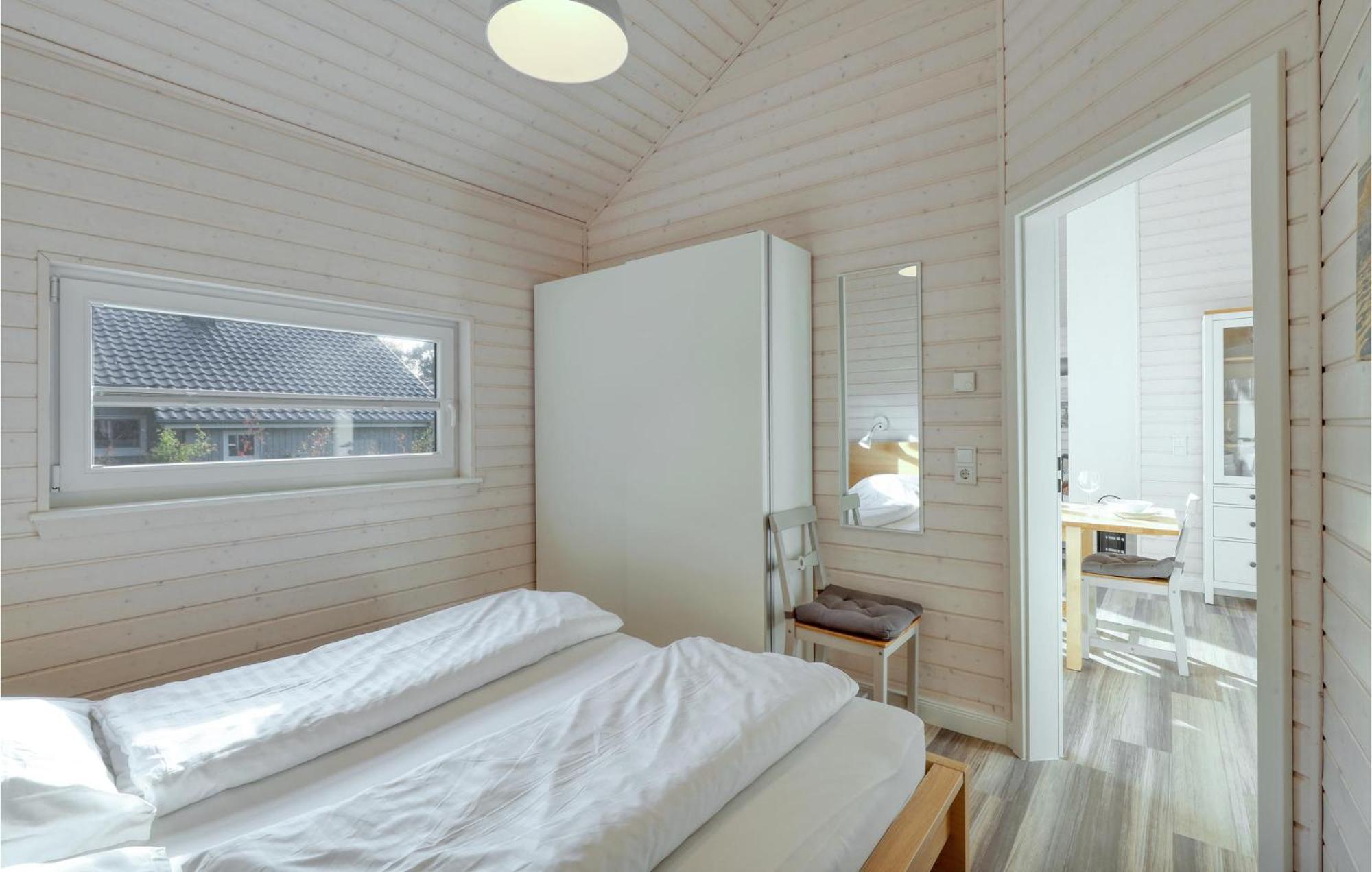 Stunning Home In Krems Ii-Warderbrueck With Wifi Gols Екстер'єр фото